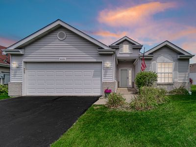 8220 Pointe Dr