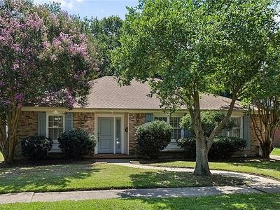 2705 Sells St
