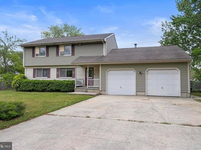 28 Memorial Dr