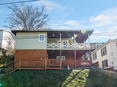 125 Combs St