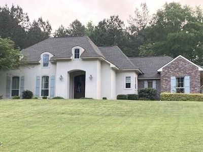 17 Country Squire Rd