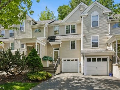 23 Rushmore Ln