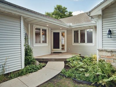 117 N Oak Grove Drive