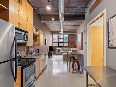 718 Washington Ave N SUITE 612