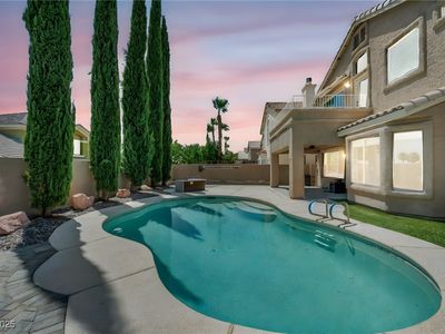 10353 Niagara Falls Ln