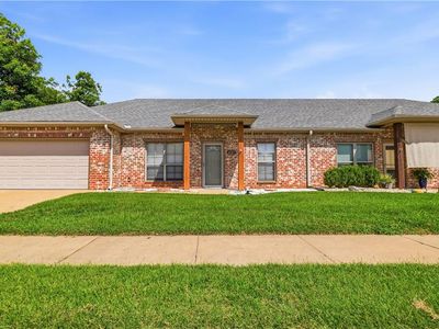 6121 Rachelle Dr