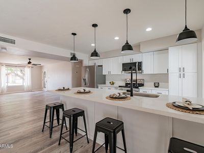 2320 E La Jolla Dr