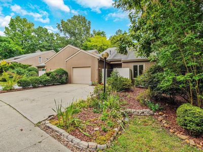 1 Ellsworth Ct