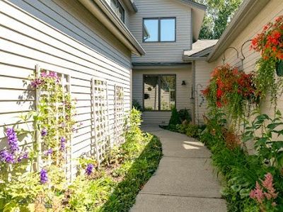 3 Gallatin Dr APT B