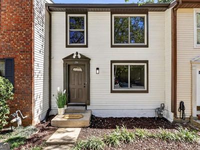 284 Roswell Commons Cir