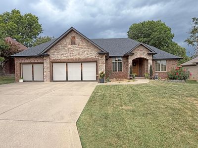 1063 E Maryland Court