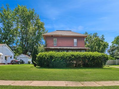 611 S 3rd Ave W