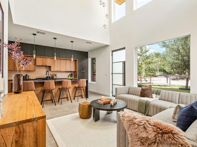 605 Brentwood St #1