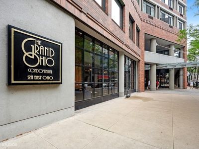 211 E Ohio St APT 2420