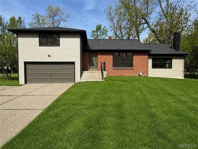 Property at 4540 Gentwood Dr, Williamsville, NY