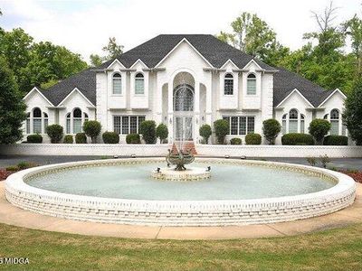 170 Howard Oaks Dr