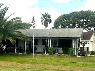 18 La Lucia St
