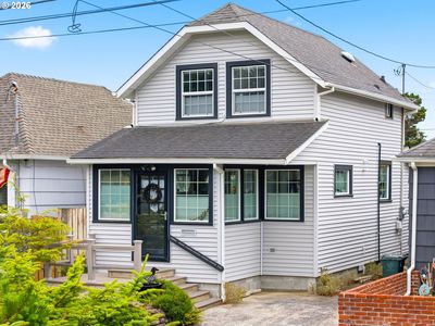Property at 331 10th Ave, Seaside, OR