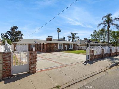 9257 Palmetto Ave