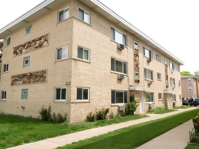 5241 N East River Rd Unit 1B