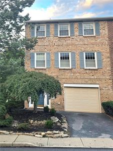 Property at 977 Barnside Ct, Allentown, PA