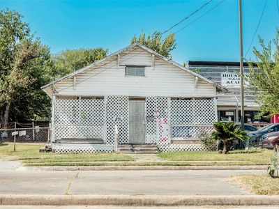 2411 Fulton St