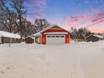 907 Orchard Ave