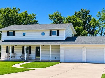 2404 Stoney Brook Dr