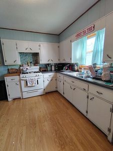 Property at 708 3rd St, Glasgow, MO