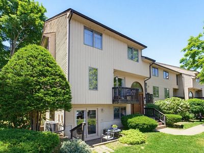 880 Landry Ave Unit 1