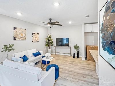 3217 Damon Dr