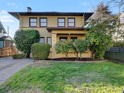 320 SW 5th St