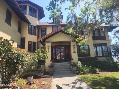 212 ST JOHNS Avenue #201