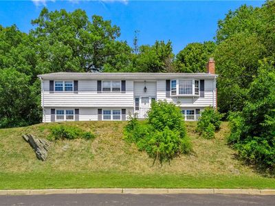 5 Allan Dr