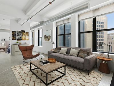 350 Saint Peter St Unit 908