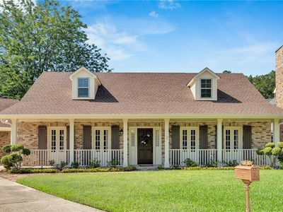 3 Tudor Ln