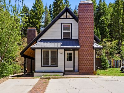 207 Daly Ave