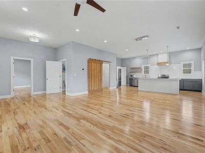 871 W Foothills Dr
