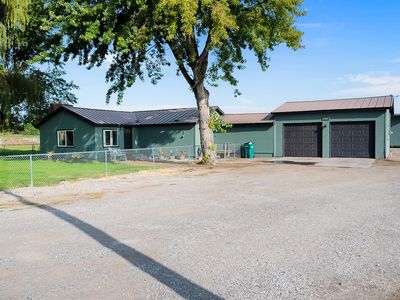 5807 Airway Dr