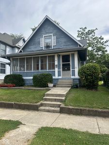 711 S Locust St