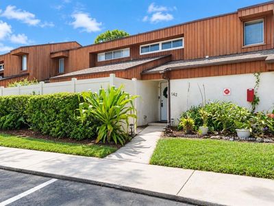 2076 SUNSET POINT ROAD #142
