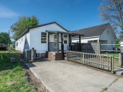 811 W Laurel St