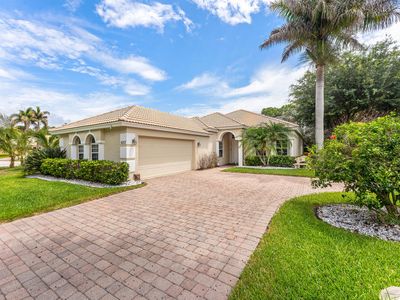 4717 NW Winter Oak Court