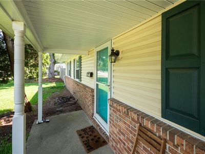 3700 Kings Point Cir