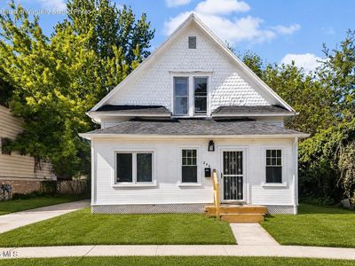245 E Delaware Ave