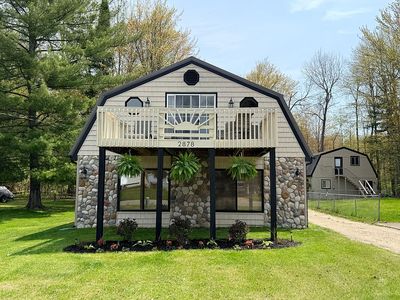 2878 Lakeshore Dr