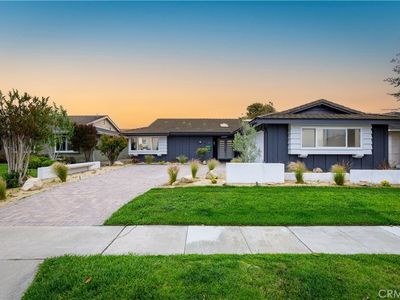 10360 El Monterey Ave