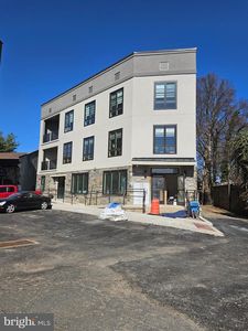 8610 Evergreen Pl #100
