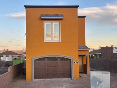 418 N Lala St