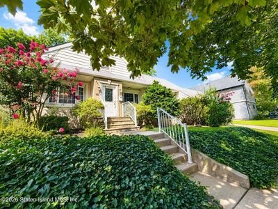 10 Greenwood Ave